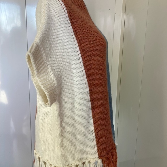 𝅺m. I.H .Jeans wool/ alpaca fringe vest / sweater . Med - Picture 5 of 10